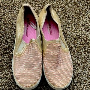 Girls Sketcher street